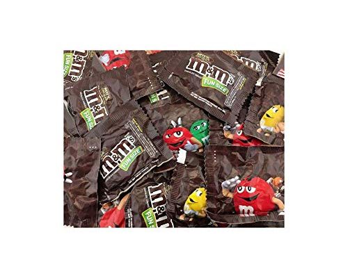 M&M's Milk Chocolate Fun Size Candy, Bulk Pack 70-ct (Pack of 2 Pounds)